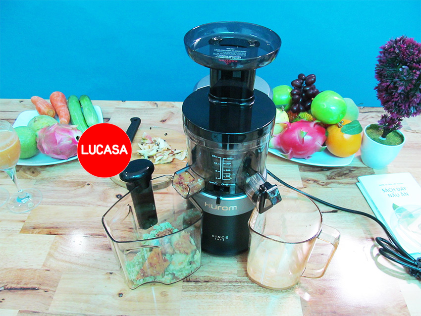 Hình ảnh thực tế : Máy ép trái cây tốc độ chậm Hurom H-AB-BBE17