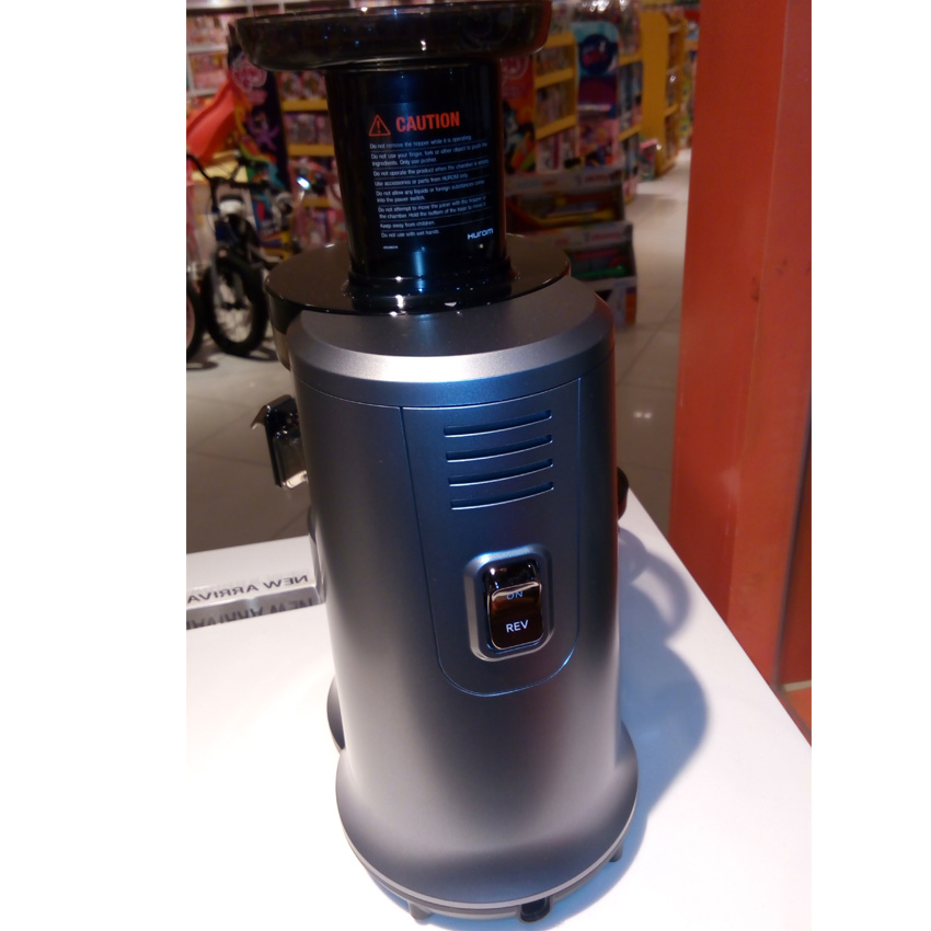 Máy ép trái cây tốc độ chậm Hurom HAB-BBE17 - Hình thực tế