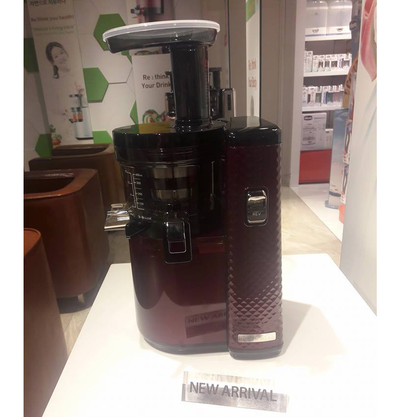 Máy ép trái cây tốc độ chậm Hurom HAC-EBE17 - Hình thực tế