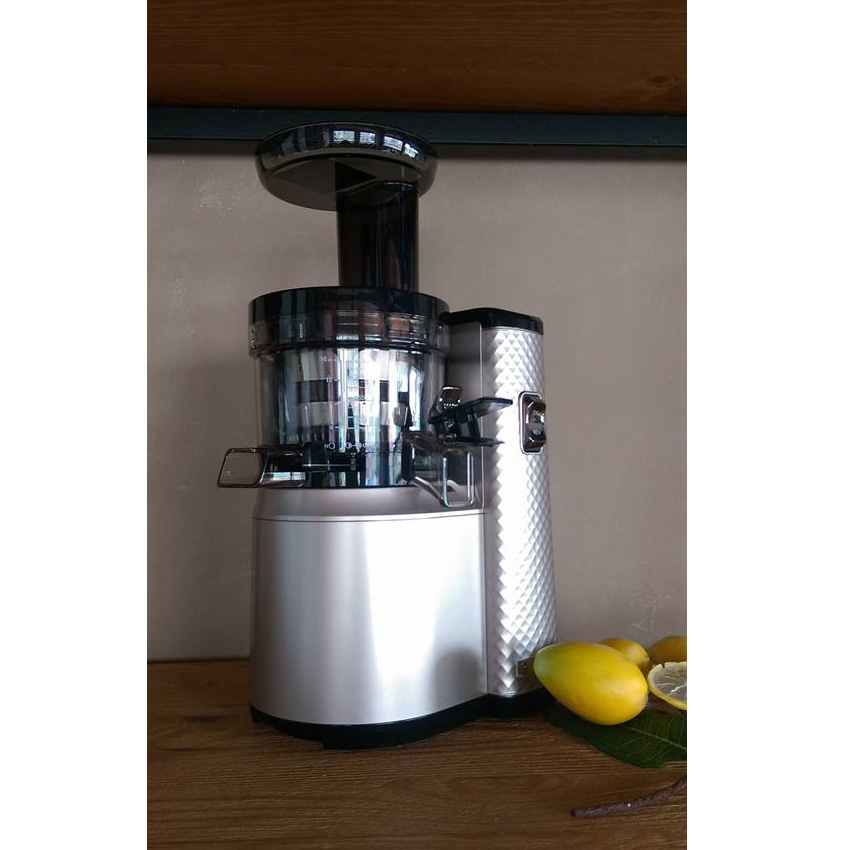 Máy ép trái cây tốc độ chậm Hurom HAC-LBE17 - Hình thực tế